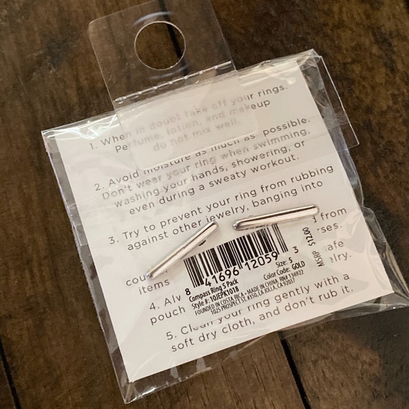 PURA VIDA COMPASS RING | GOLD - Picture 3 of 3